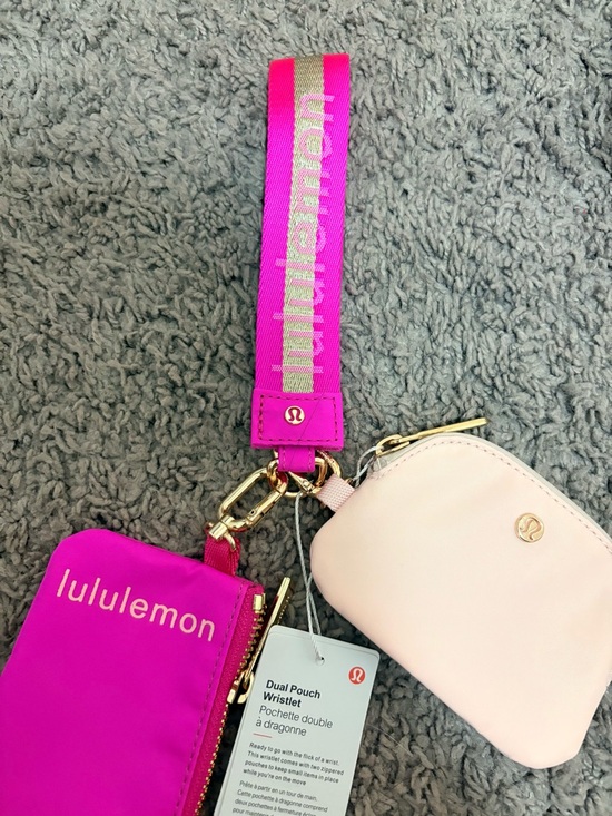 Lululemon Dual Pouch Wristlet wallet keychain pink !!! - Picture 2 of 5